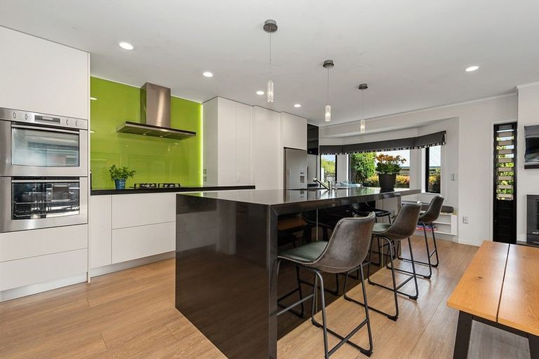 Photo of property in 83 Sandwich Road, St Andrews, Hamilton, 3200