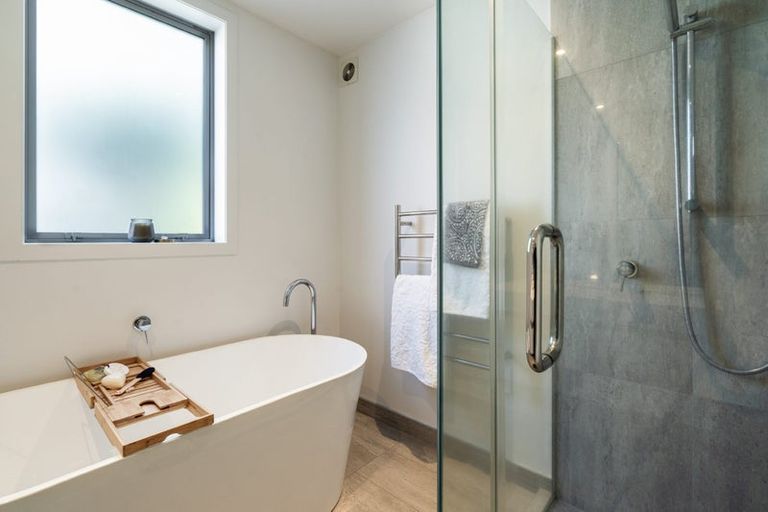 Photo of property in 1/14 Rothesay Bay Road, Rothesay Bay, Auckland, 0630