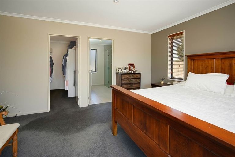 Photo of property in 6 Willowside Place, Amberley, 7410