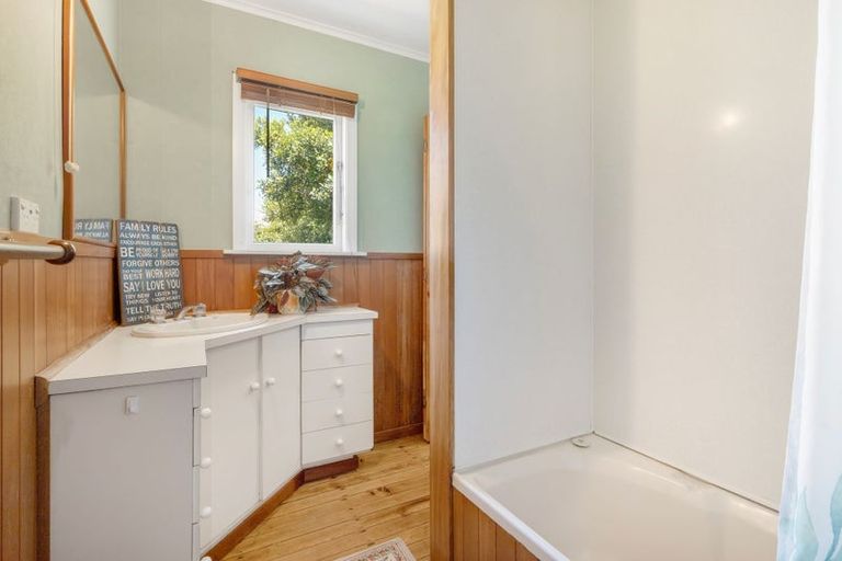 Photo of property in 3d Wallace Place, Westown, New Plymouth, 4310