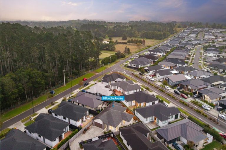 Photo of property in 8 Konoba Avenue, Kumeu, 0810
