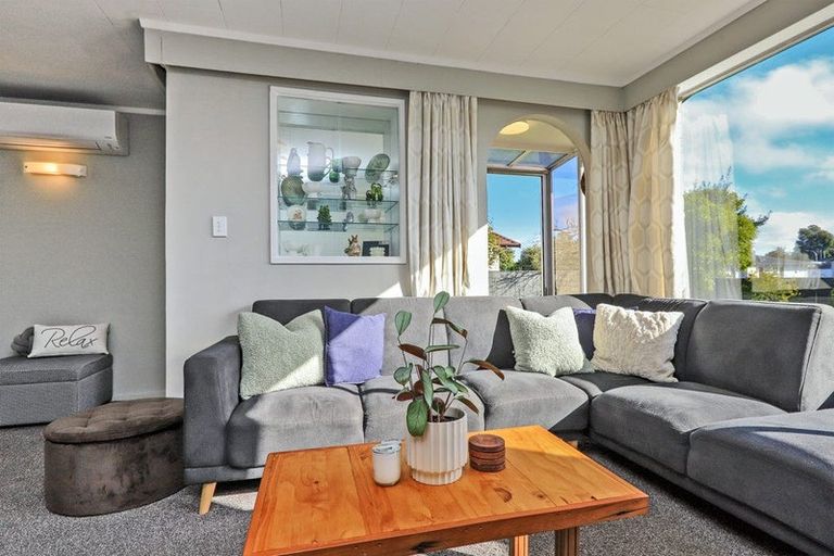 Photo of property in 6 Murdoch Place, Raureka, Hastings, 4120