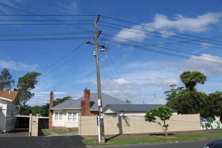 Photo of property in 41 Moa Road, Point Chevalier, Auckland, 1022