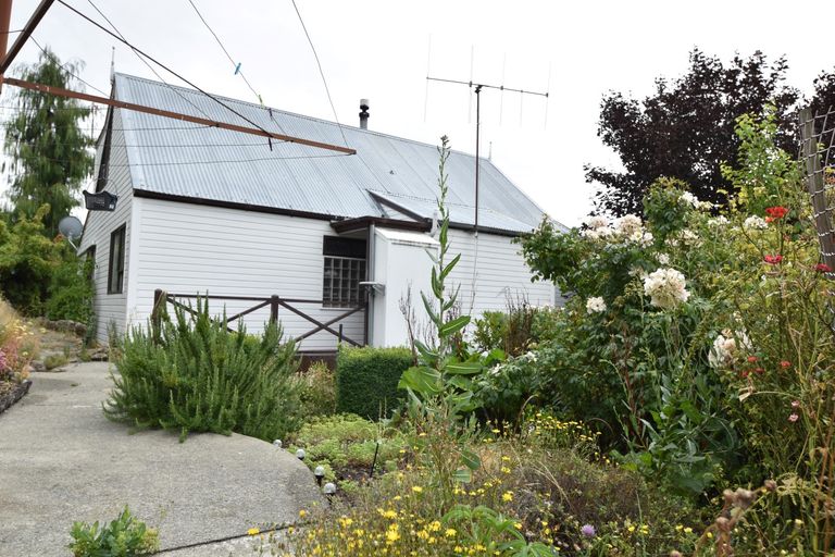 Photo of property in 30 Black Peak Road, Omarama, 9412