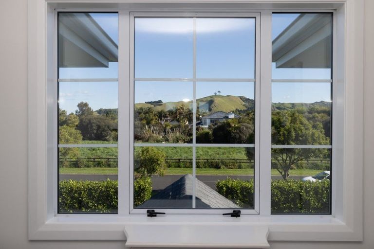 Photo of property in 49 Royal Ascot Drive, Papamoa Beach, Te Puke, 3187