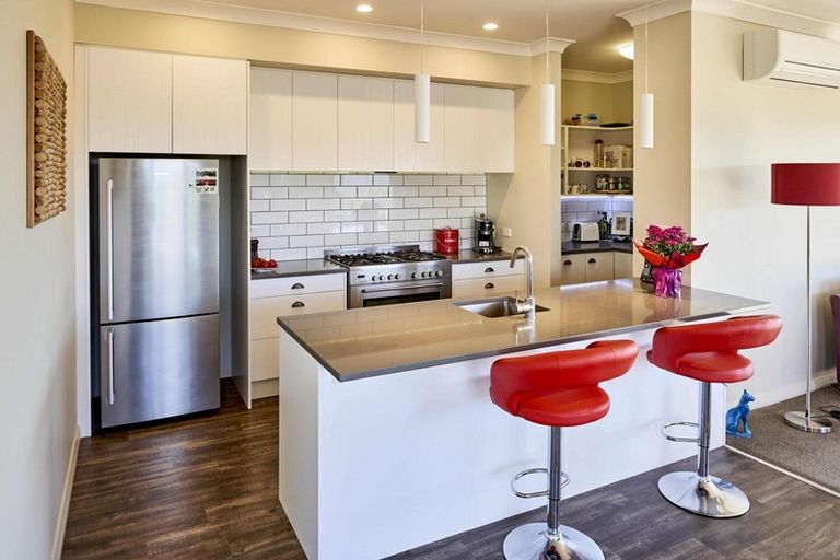 Photo of property in 37 Meadowbank Drive, Belmont, Lower Hutt, 5010