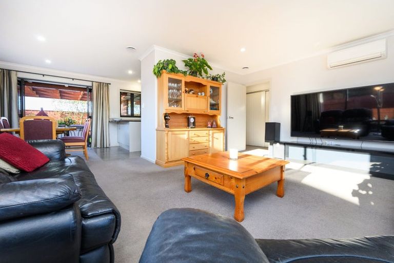 Photo of property in 13 Lorenzo Place, Kelvin Grove, Palmerston North, 4414