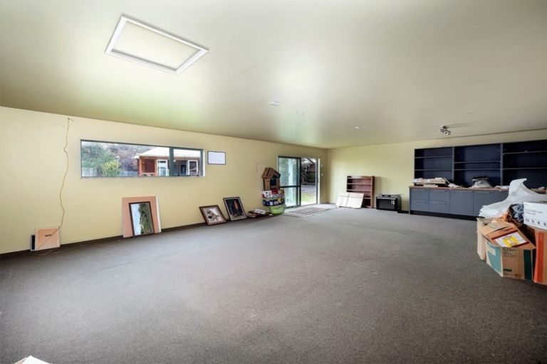 Photo of property in 23 Lochee Road, Upper Riccarton, Christchurch, 8041