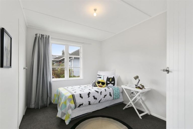 Photo of property in 62 Main Road, Wainuiomata, Lower Hutt, 5014