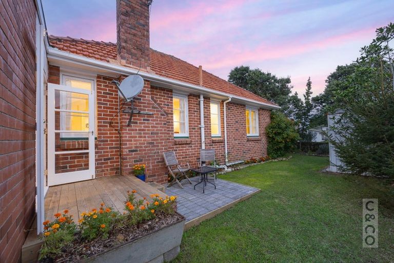 Photo of property in 16 Karaka Street, Helensville, 0800