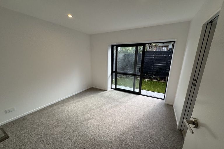 Photo of property in 2/39 Archers Road, Hillcrest, Auckland, 0629