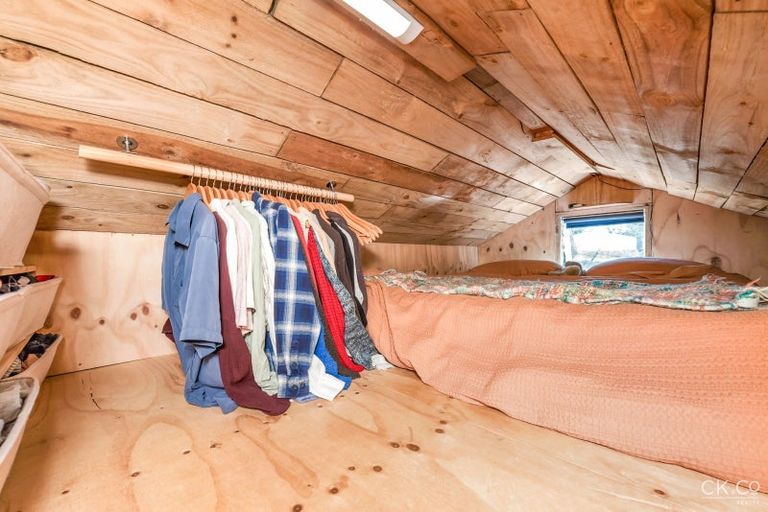 Photo of property in 159 Pinehaven Road, Pinehaven, Upper Hutt, 5019