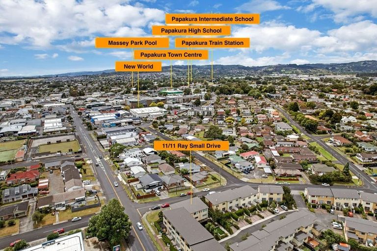 Photo of property in 11/11 Ray Small Drive, Papakura, 2110