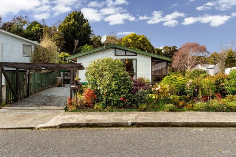 Photo of property in 81 Field Street, Silverstream, Upper Hutt, 5019