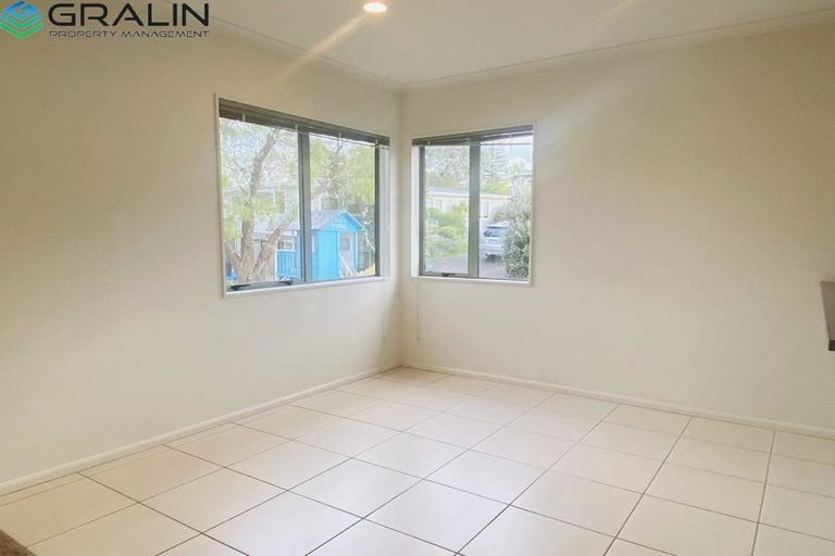 Photo of property in 15 Nikau Street, New Lynn, Auckland, 0600