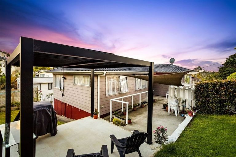 Photo of property in 4 Gallony Avenue, Massey, Auckland, 0614