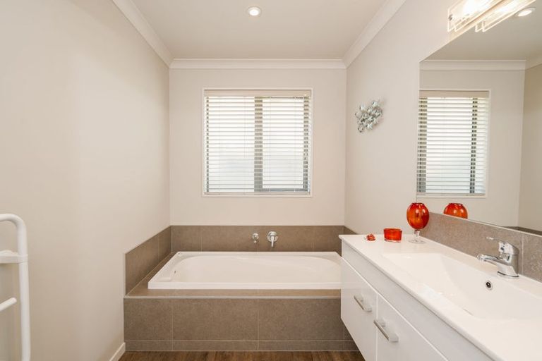 Photo of property in 6 Woodhurst Drive, Casebrook, Christchurch, 8051