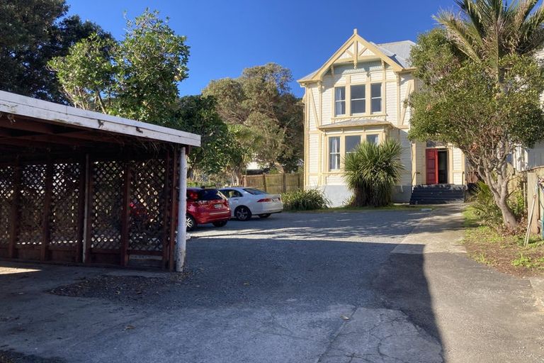 Photo of property in 11 Brougham Street, Mount Victoria, Wellington, 6011