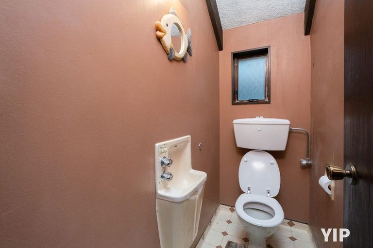 Photo of property in 1 Kim Street, Khandallah, Wellington, 6035