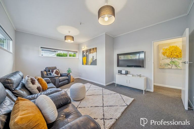 Photo of property in 32 Orr Crescent, Hutt Central, Lower Hutt, 5011