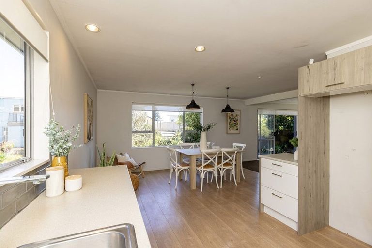 Photo of property in 131 Renown Road, Raumati South, Paraparaumu, 5032
