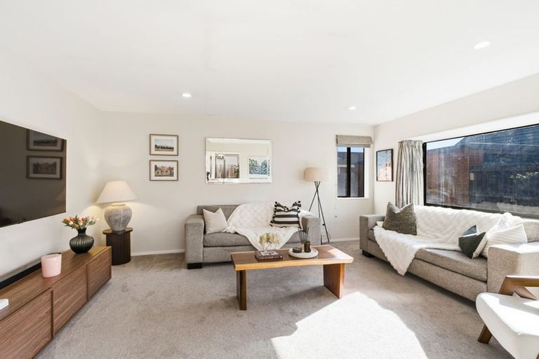 Photo of property in 3/118a Sawyers Arms Road, Northcote, Christchurch, 8052