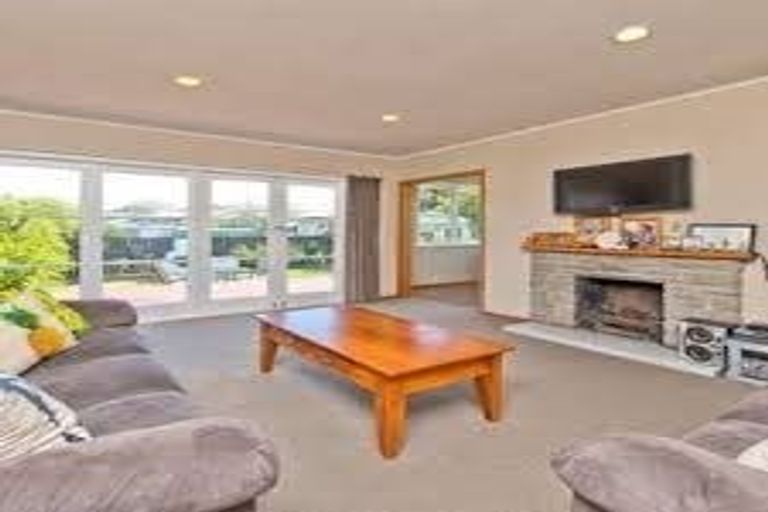 Photo of property in 36 Ferguson Street, Manurewa East, Auckland, 2102