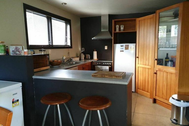 Photo of property in 21 Normanton Street, Glenfield, Auckland, 0629