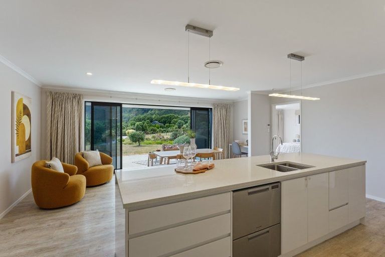 Photo of property in 38 Mountain View Drive, Manakau, Otaki, 5583