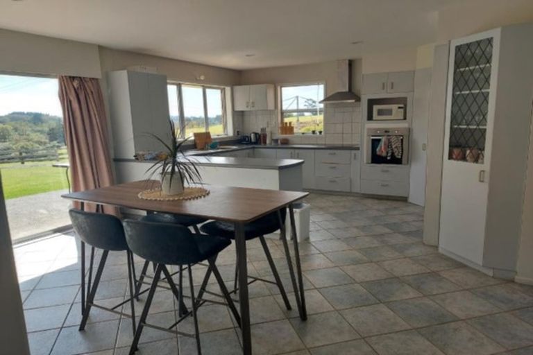 Photo of property in 327 Pine Valley Road, Dairy Flat, Silverdale, 0992