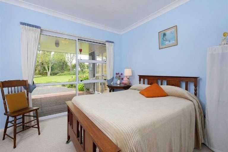 Photo of property in 211 Waihoehoe Road, Drury, 2577