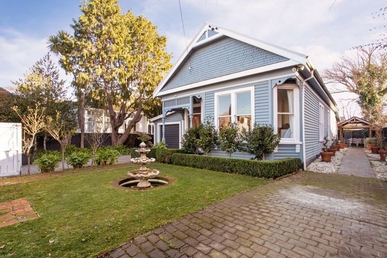 Photo of property in 73 Caledonian Road, St Albans, Christchurch, 8014