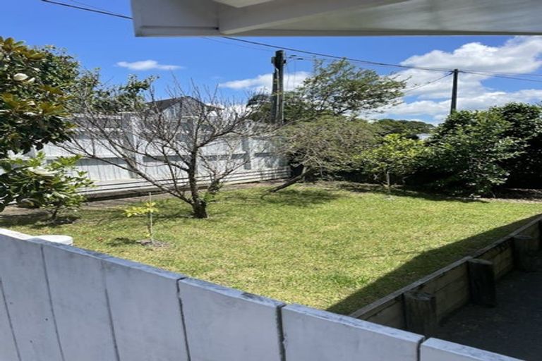 Photo of property in 1/48 Matipo Road, Mairangi Bay, Auckland, 0630