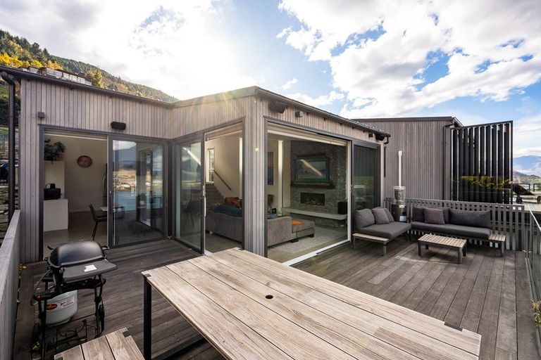 Photo of property in St Andrews Park, 9b Saint Mathews Place, Queenstown, 9300
