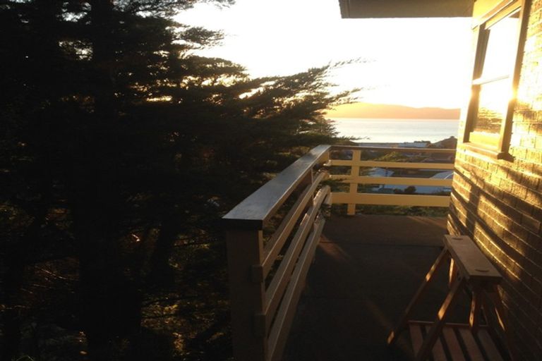 Photo of property in 28-30 Matipo Street, Eastbourne, Lower Hutt, 5013