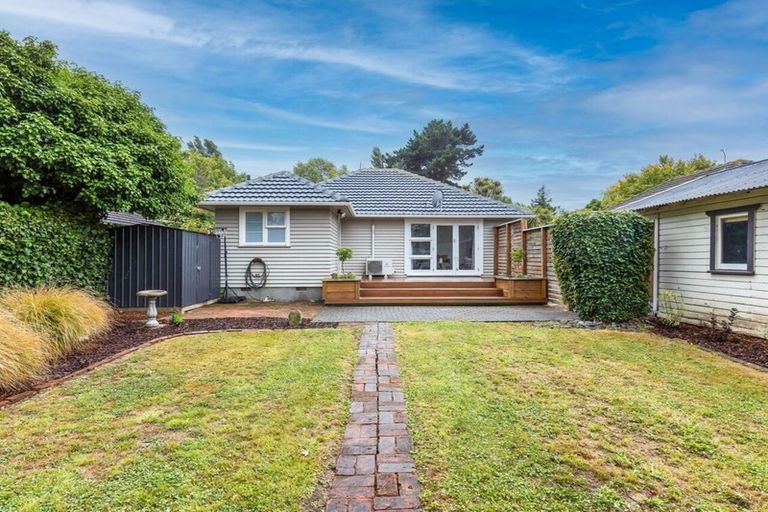 Photo of property in 16 Briggs Road, Mairehau, Christchurch, 8052