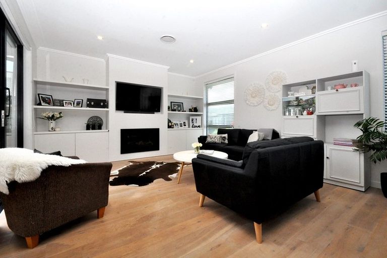 Photo of property in 8 Bellamont Street, Kumeu, 0810