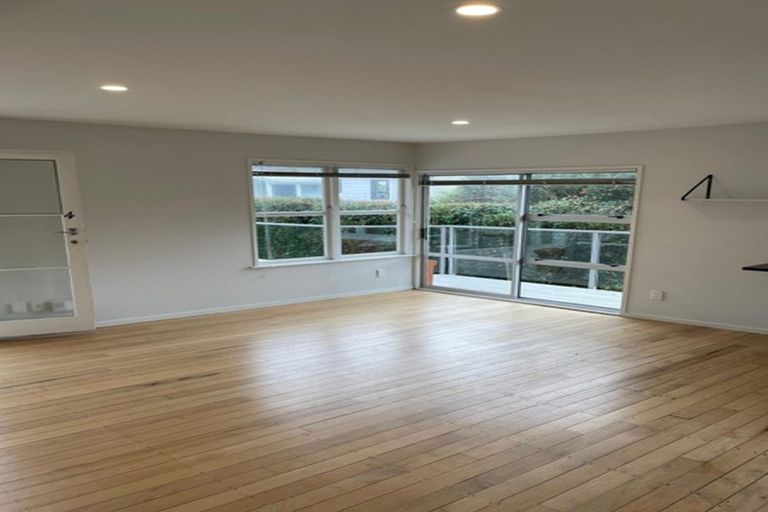 Photo of property in 4/20 Seaview Road, Castor Bay, Auckland, 0620