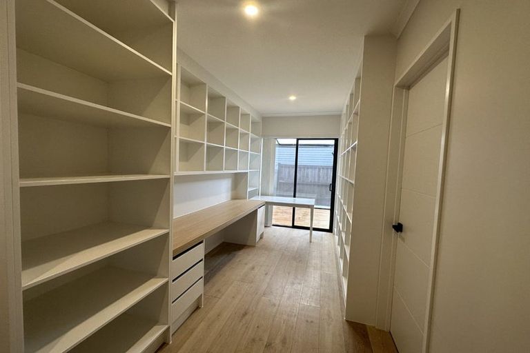 Photo of property in 2 Crompton Place, Orewa, 0931