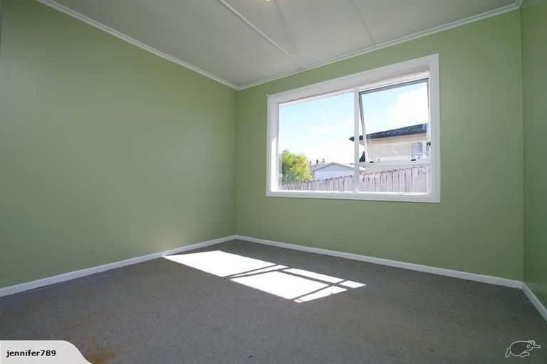 Photo of property in 2 Christmas Road, Manurewa, Auckland, 2102