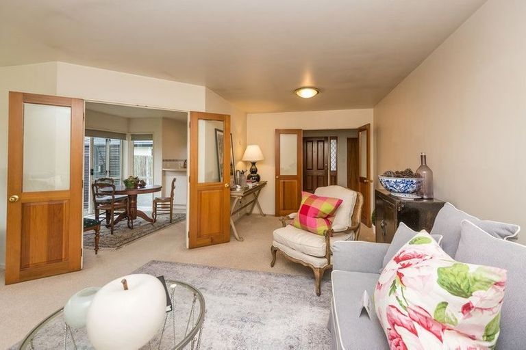 Photo of property in 9a Shaftesbury Street, Avonhead, Christchurch, 8042