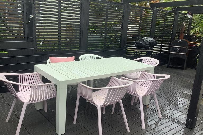 Photo of property in 1/2 Heathcote Road, Castor Bay, Auckland, 0620