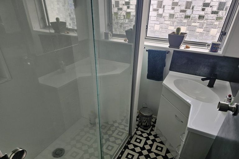 Photo of property in 2/5 Second Avenue, Avenues, Whangarei, 0110