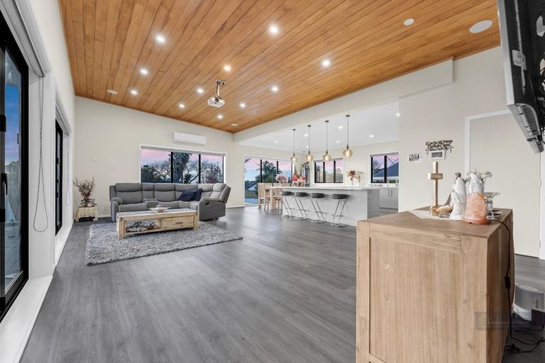 Photo of property in 1 Leven Lane, Totara Heights, Auckland, 2105