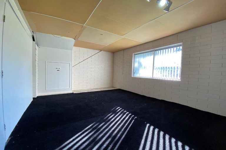 Photo of property in 92 Ravenwood Drive, Forrest Hill, Auckland, 0620