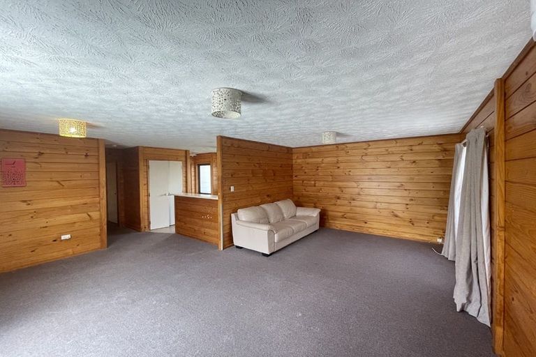 Photo of property in 1/126 Bradbury Road, Botany Downs, Auckland, 2010