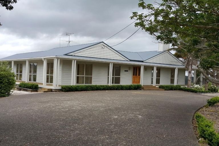 Photo of property in 118 Upper Orewa Road, Wainui, Silverdale, 0992