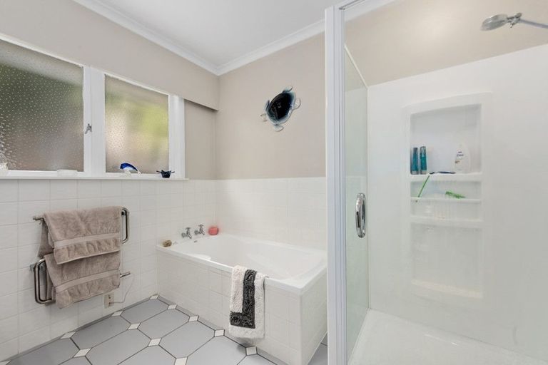 Photo of property in 74b Heretaunga Square, Silverstream, Upper Hutt, 5019