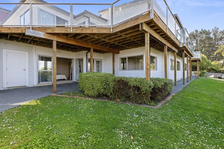 Photo of property in 34 Arahiwi Grove, Tirohanga, Lower Hutt, 5010