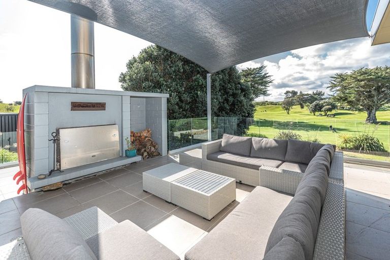 Photo of property in 34 Longbeach Drive, Castlecliff, Whanganui, 4501